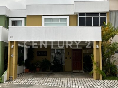 Venta de casa en condominio residencial, situado en Heredia. — Foto 2