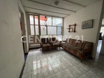 SE VENDE casa para remodelar uso mixto San Francisco de Dos Ríos — Foto 9