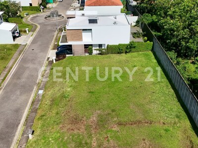 Venta de lote en condominio Santa Emilia, La Ceiba de Alajuela. — Foto 5