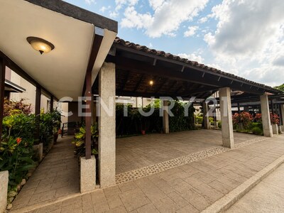 Condo a la venta en Lindora, cerca del Colegio Saint Jude