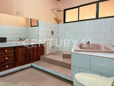 Venta de propiedad con uso mixto en Ciudad Colón — Foto 26
