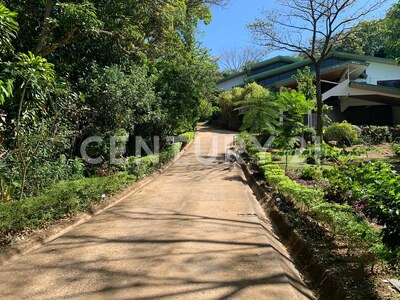Venta de propiedad con uso mixto en Ciudad Colón — Foto 5