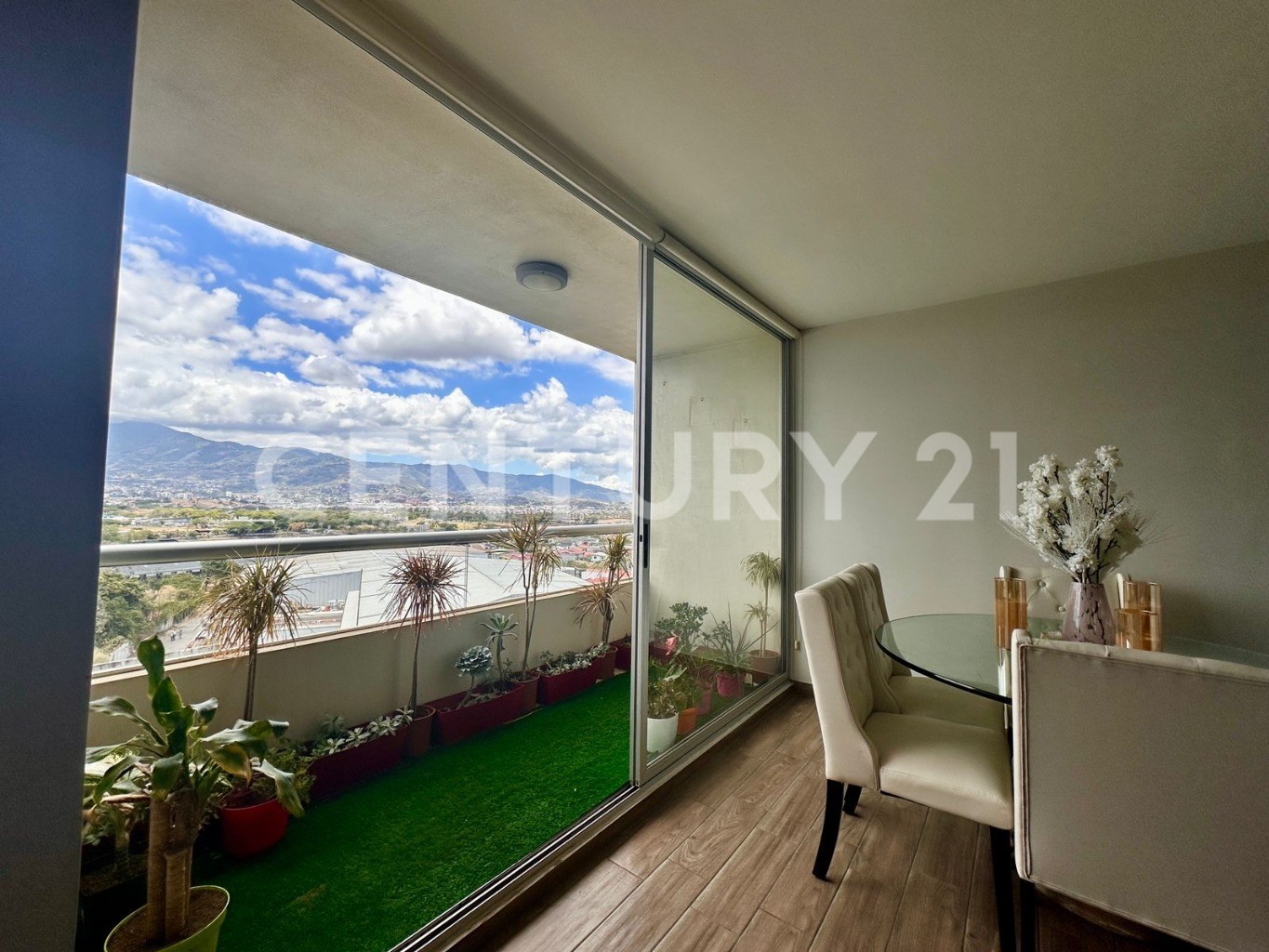Apartamento en piso 7 con inquilino para inversión  en condominio Bellavista — Foto 2