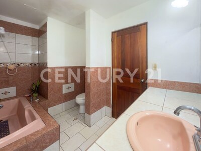 Venta de Casa con apartamento y amplio terreno de uso mixto en El Cacao, Tambor de Alajuela — Foto 20