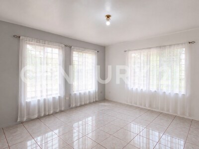 Venta de Casa con apartamento y amplio terreno de uso mixto en El Cacao, Tambor de Alajuela — Foto 16