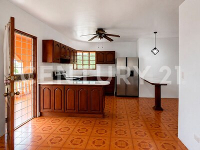 Venta de Casa con apartamento y amplio terreno de uso mixto en El Cacao, Tambor de Alajuela — Foto 13