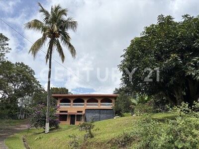 Venta de Casa con apartamento y amplio terreno de uso mixto en El Cacao, Tambor de Alajuela — Foto 5