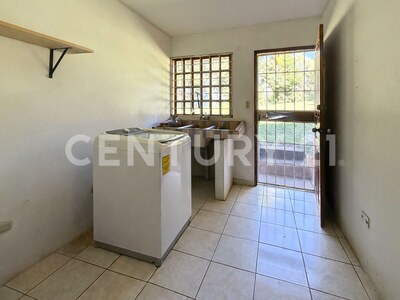Venta de Casa con apartamento y amplio terreno de uso mixto en El Cacao, Tambor de Alajuela — Foto 14