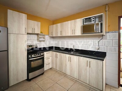 Venta de casa con oficina independiente en Santiago de Puriscal — Foto 4