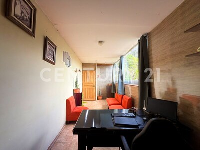 Venta de casa con oficina independiente en Santiago de Puriscal — Foto 12