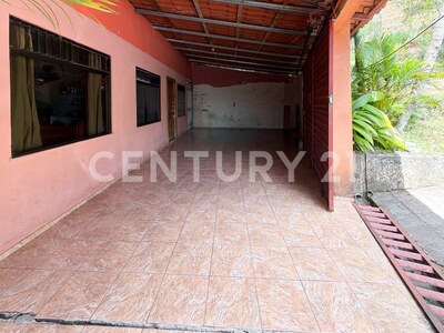 Venta de casa con oficina independiente en Santiago de Puriscal — Foto 11