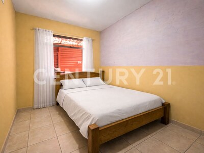 Venta de casa con oficina independiente en Santiago de Puriscal — Foto 7