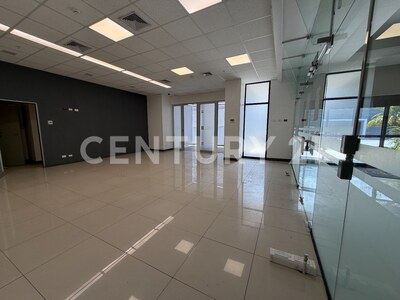 Alquiler de local comercial en primer piso – Torre Mercedes, Paseo Colón — Foto 4
