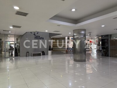 Alquiler de local comercial en primer piso – Torre Mercedes, Paseo Colón — Foto 2
