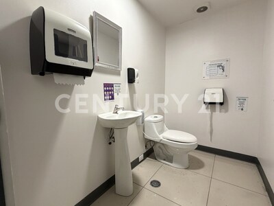 Alquiler de local comercial en primer piso – Torre Mercedes, Paseo Colón — Foto 9