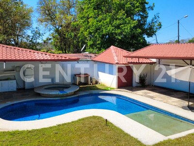 Venta de propiedad con piscina en Esparza, Puntarenas — Foto 9