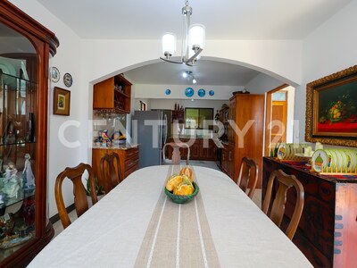 Venta de dos casas en amplio terreno en Escazú — Foto 7