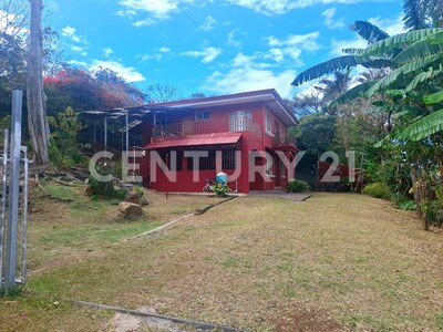 Venta de dos casas en amplio terreno en Escazú — Foto 3