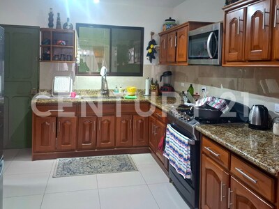 Venta de dos casas en amplio terreno en Escazú — Foto 4