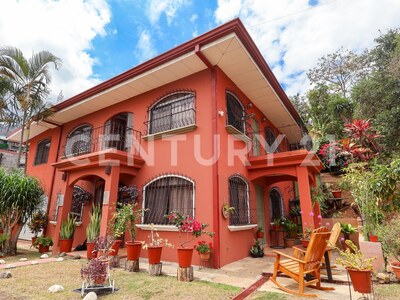 Venta de dos casas en amplio terreno en Escazú — Foto 18