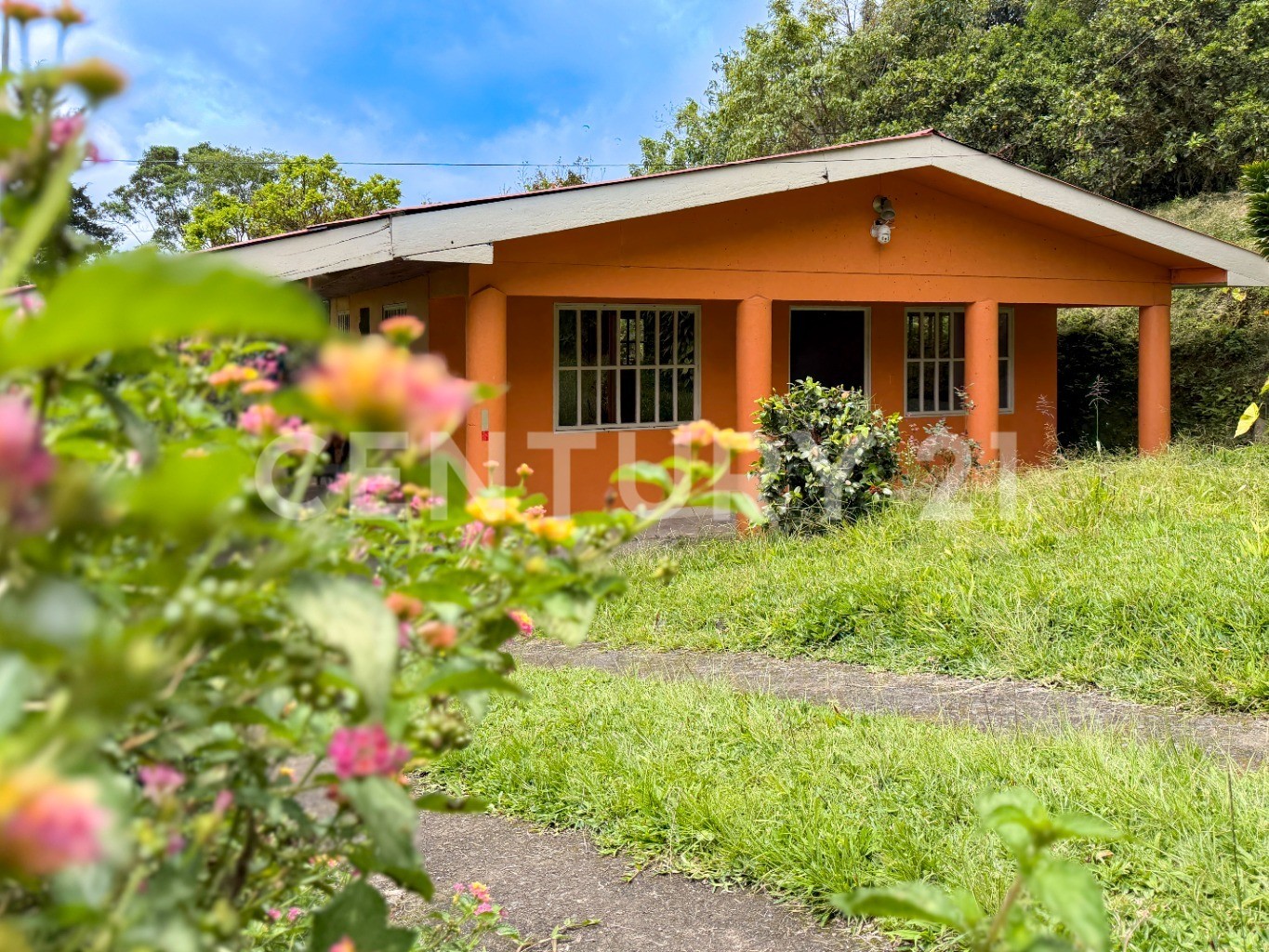 Venta de propiedad en Santa Cruz de Turrialba — Foto 2