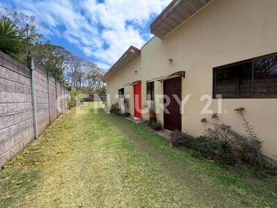 Venta de Apartamentos con amplio terreno en Santo Domingo de Heredia — Foto 22