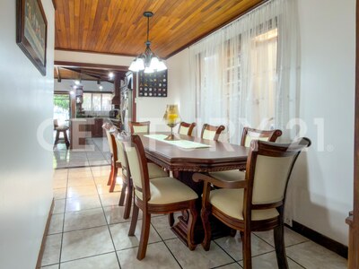Venta Hermosa casa estilo clásico – Barva Centro — Foto 22
