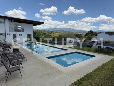 Pre-venta de casa en condominio Novazul Alajela