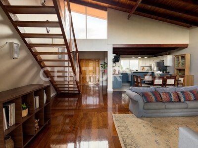 Venta de Casa con amplio terreno en San Isidro, Heredia — Foto 7