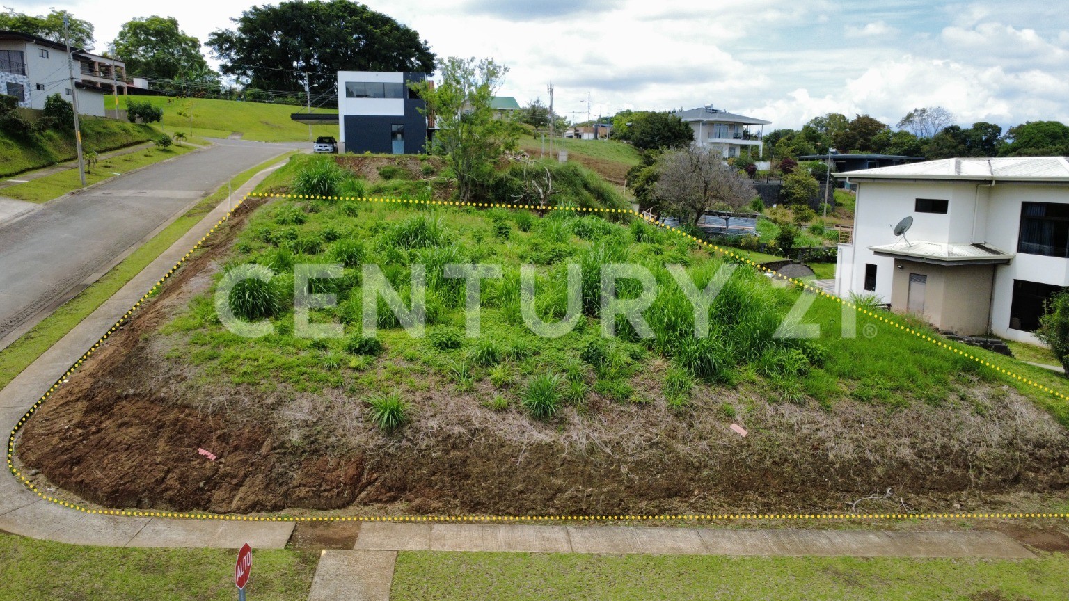 Terreno Esquinero en Venta en Condominio San Isidro de Alajuela — Foto 2