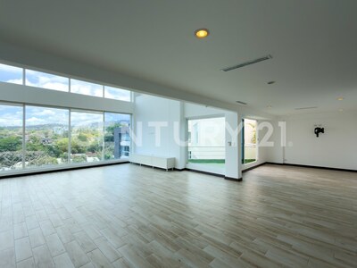 Venta de Penthouse con acceso privado por ascensor en San Rafael de Escazú — Foto 10