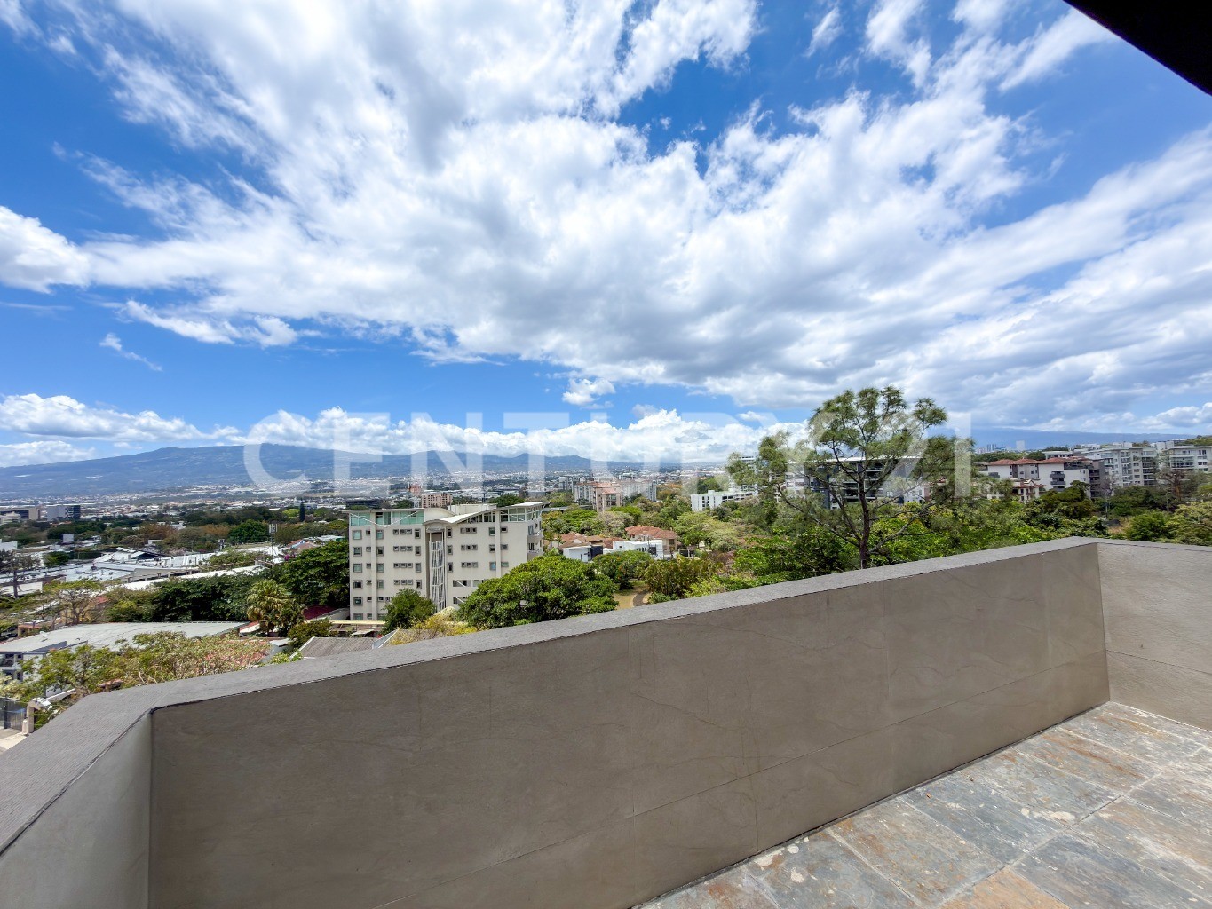Venta de Penthouse con acceso privado por ascensor en San Rafael de Escazú — Foto 23