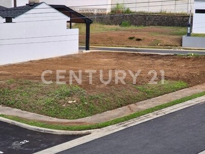 Se vende lote en Condominio Novazul, Desamparados de Alajuela — Foto 5