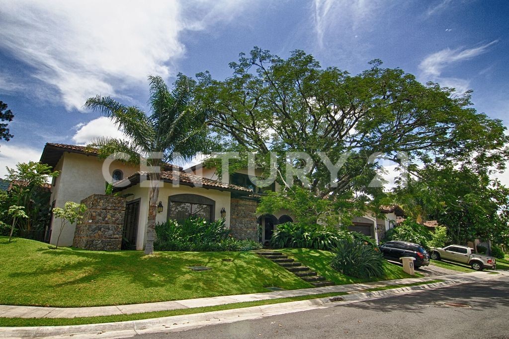 Venta Espectacular casa Condominio Hacienda Real — Foto 2