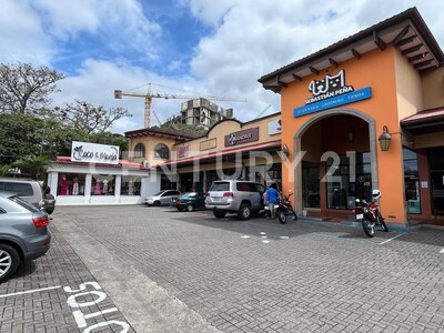 Venta de hermoso Local comercial en Escazú — Foto 3