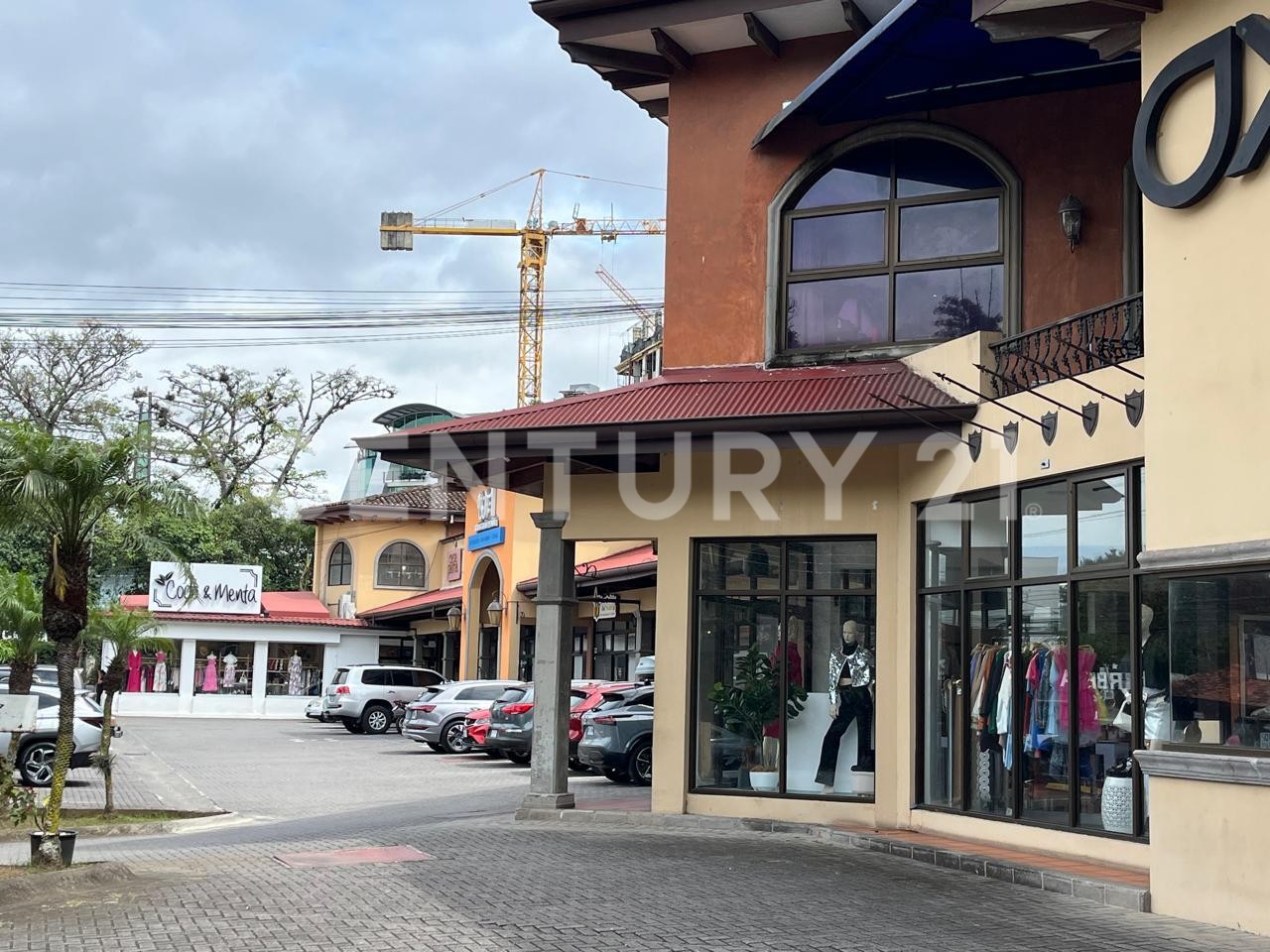Venta de hermoso Local comercial en Escazú — Foto 2