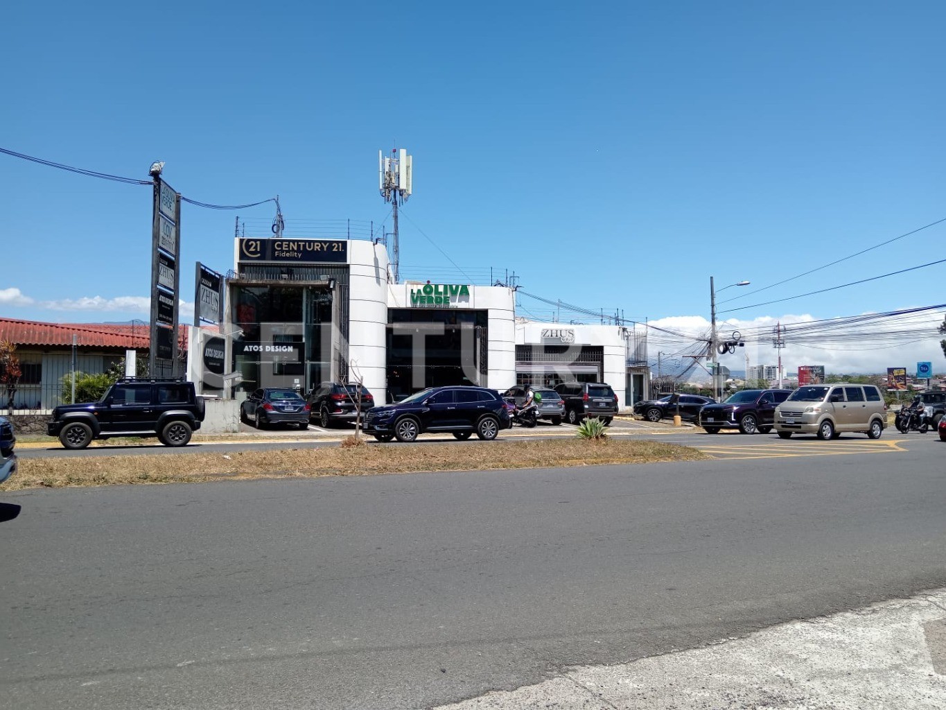 Venta de rentable propiedad comercial, con 6 locales en la exclusiva zona de Rohrmoser — Foto 2