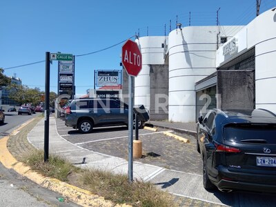 Venta de rentable propiedad comercial, con 6 locales en la exclusiva zona de Rohrmoser — Foto 3