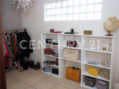 se vende espectacular casa en Rohrmoser — Foto 11