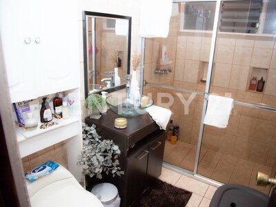 se vende espectacular casa en Rohrmoser — Foto 9