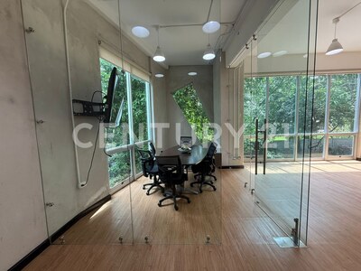 Se alquila oficina en Guachipelín, con vista espectacular a los jardines — Foto 13