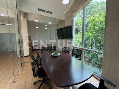 Se alquila oficina en Guachipelín, con vista espectacular a los jardines — Foto 9