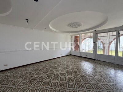 Se vende amplia casa en Sabana — Foto 7