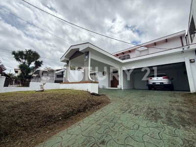 Se vende amplia casa en Sabana — Foto 4
