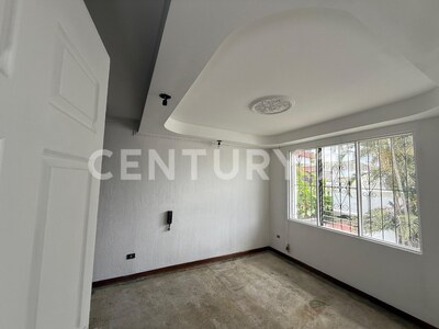 Se vende amplia casa en Sabana — Foto 15