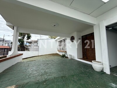 Se vende amplia casa en Sabana — Foto 5