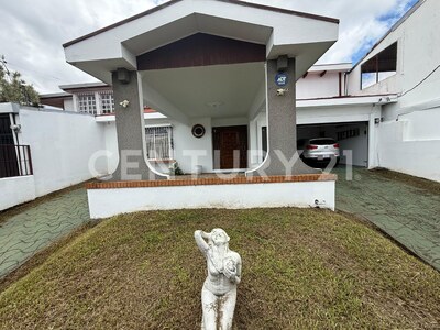 Se vende amplia casa en Sabana — Foto 2