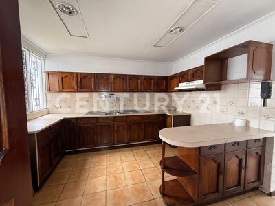 Se vende amplia casa en Sabana — Foto 9
