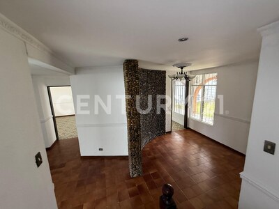 Se vende amplia casa en Sabana — Foto 18