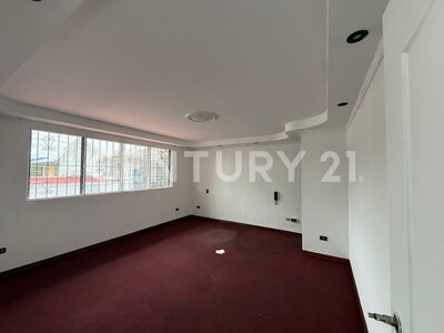 Se vende amplia casa en Sabana — Foto 14